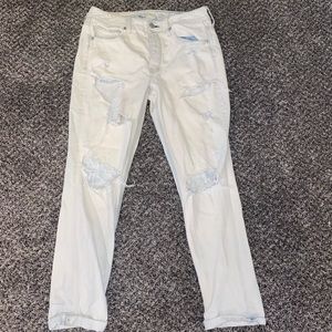 American Eagle White Acid Wash Boyfriend Jeans